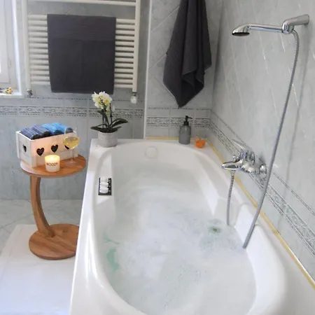 La Casa Di Fronte Semesterbostad Ronco Biellese